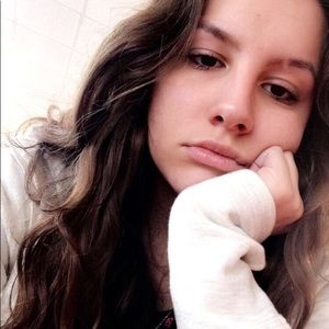 Meet your Posher, Dominique